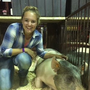 Meet your Posher, Hannah